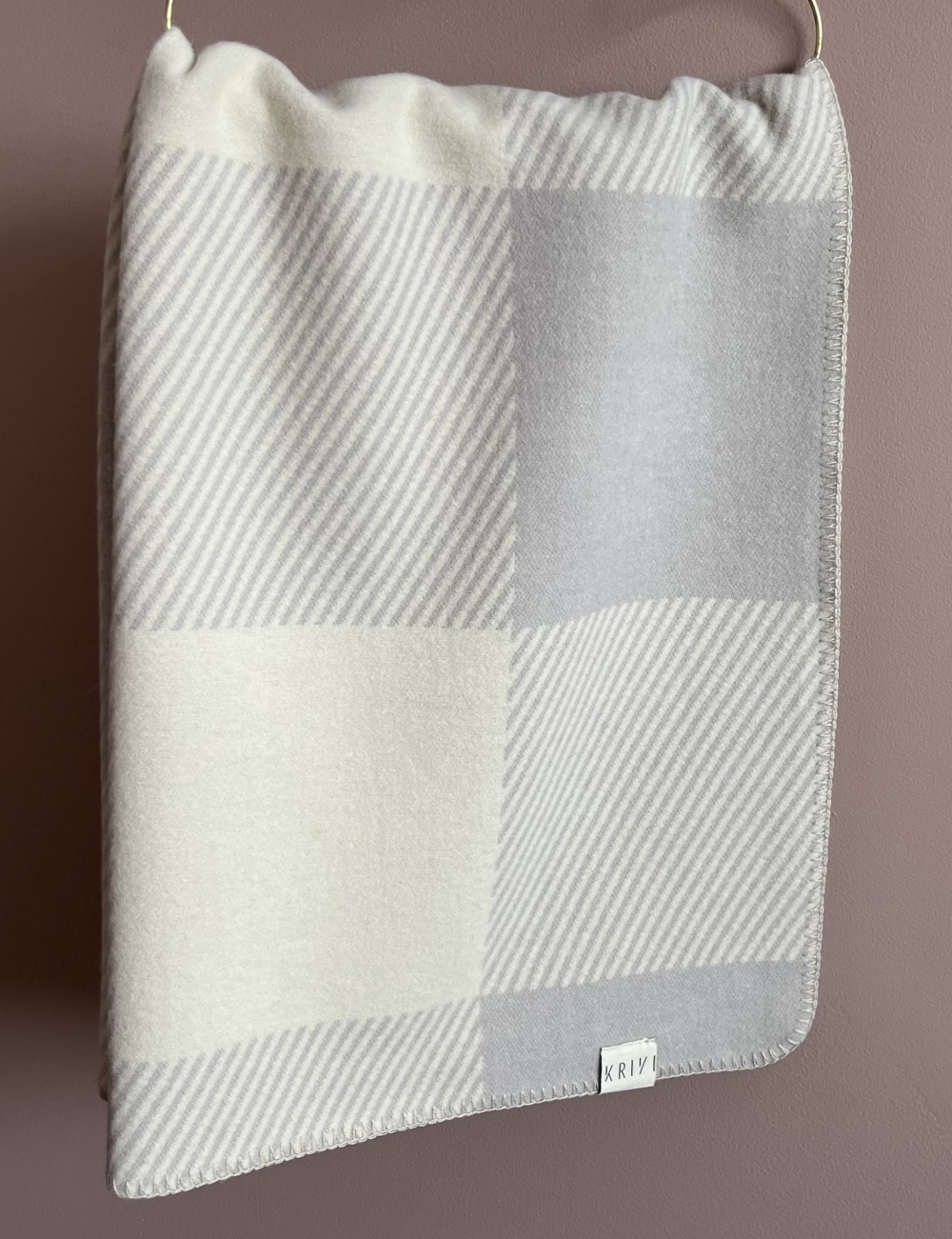 Pledd i 100% ull
70x100 cm